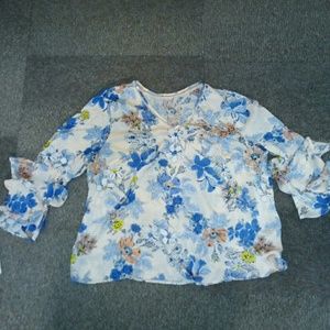 Floral Bell sleeve blouse